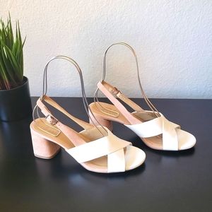 New In Original Box Naturalizer white and nude sandals Size 7